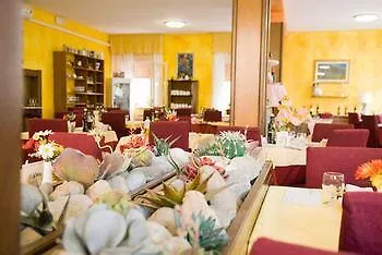 Tamanaco Hotel 2*